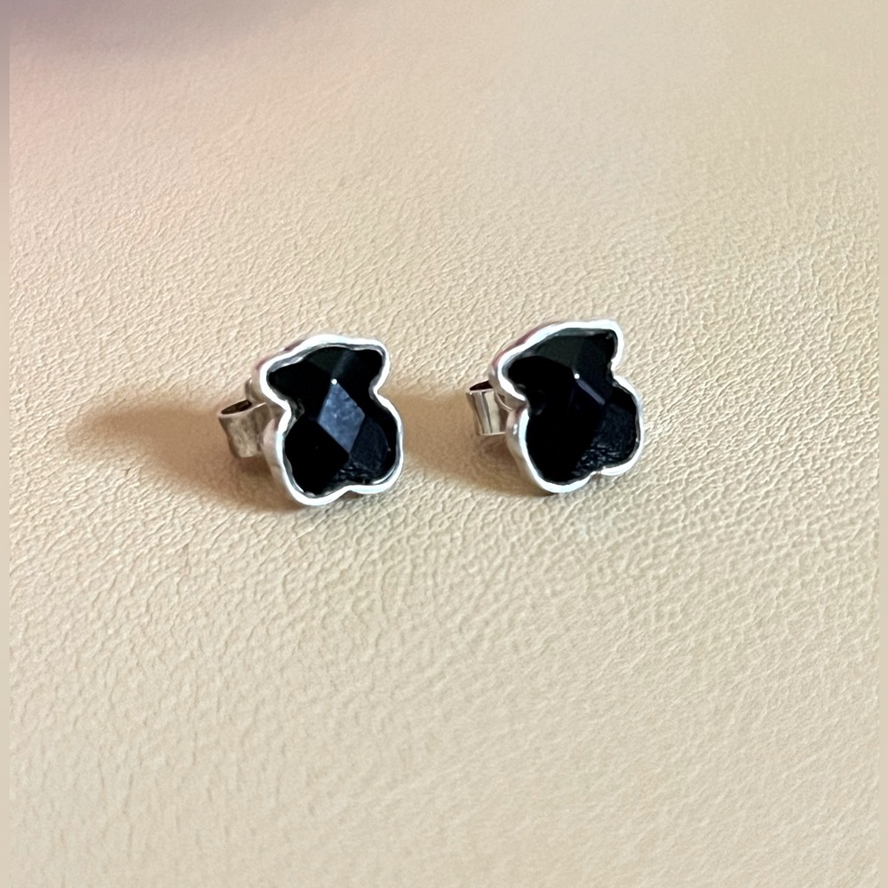 TOUS Color earrings in sterling silver and faceted onyx.